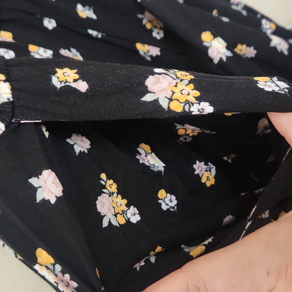 NWT Smocked jumpsuit - Picture 6 of 9